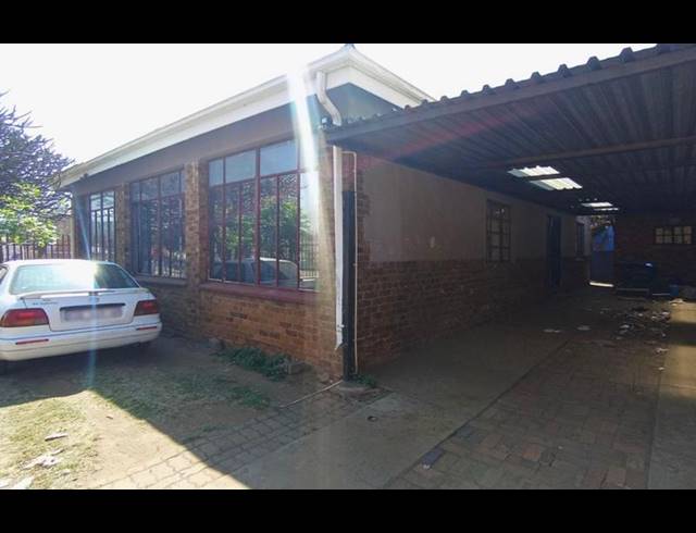5 BEDROOM HOUSE FOR SALE IN PRETORIA WEST